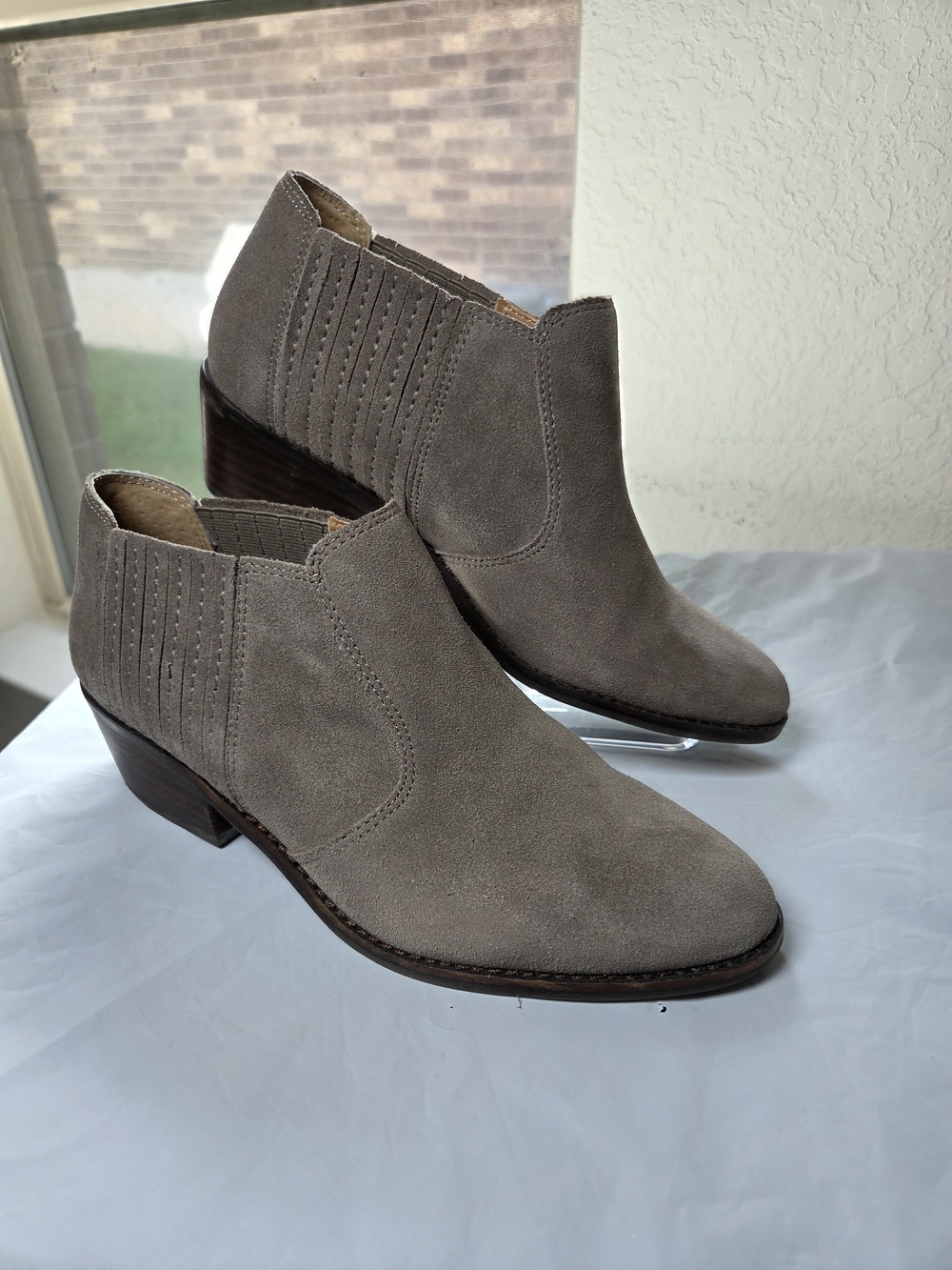 Lucky Brand Folley Taupe Suede Western Ankle Booties Size 8